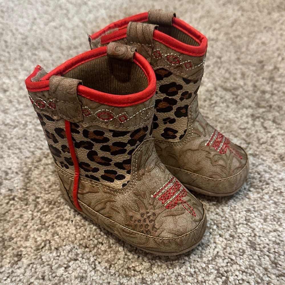 Twister western Boots Sz infant 2 (3-6mo)